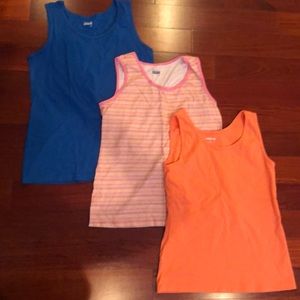 Set of 3 sleeveless shirts - size small tank tops